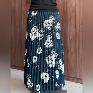 DKNY Floral Pleated Skirt Size 12